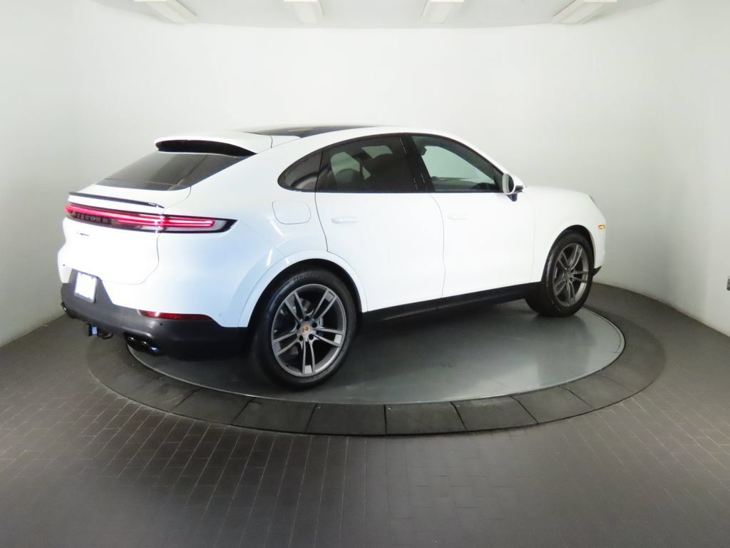Certified 2025 Porsche Cayenne Coupe AWD/4WD image 7