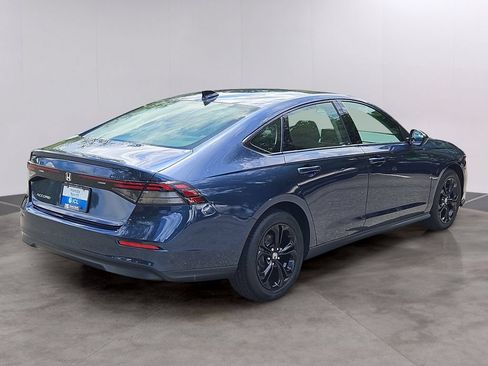 Certified 2025 Honda Accord SE image 4
