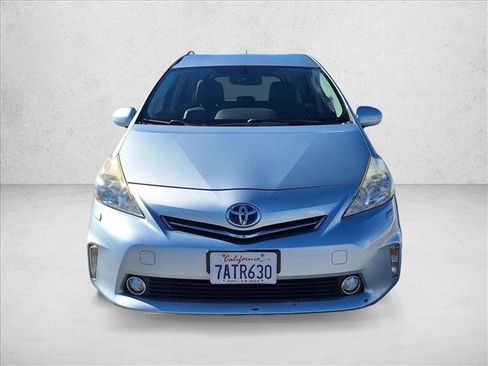 Used 2013 Toyota Prius V Five image 2