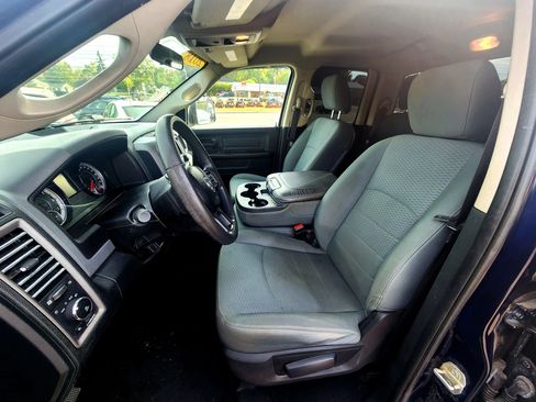 Used 2018 RAM 1500 Express w/ Express Value Package AWD/4WD image 11