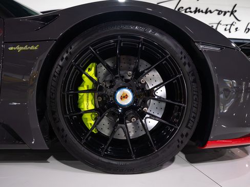 Used 2015 Porsche 918 Spyder image 50