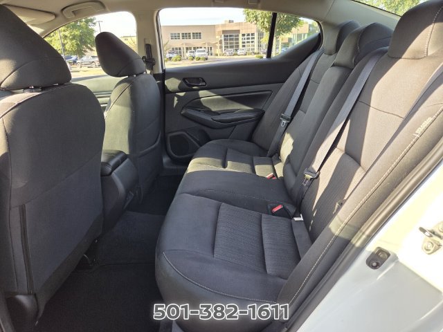 Used 2025 Nissan Altima 2.5 SV FWD image 11