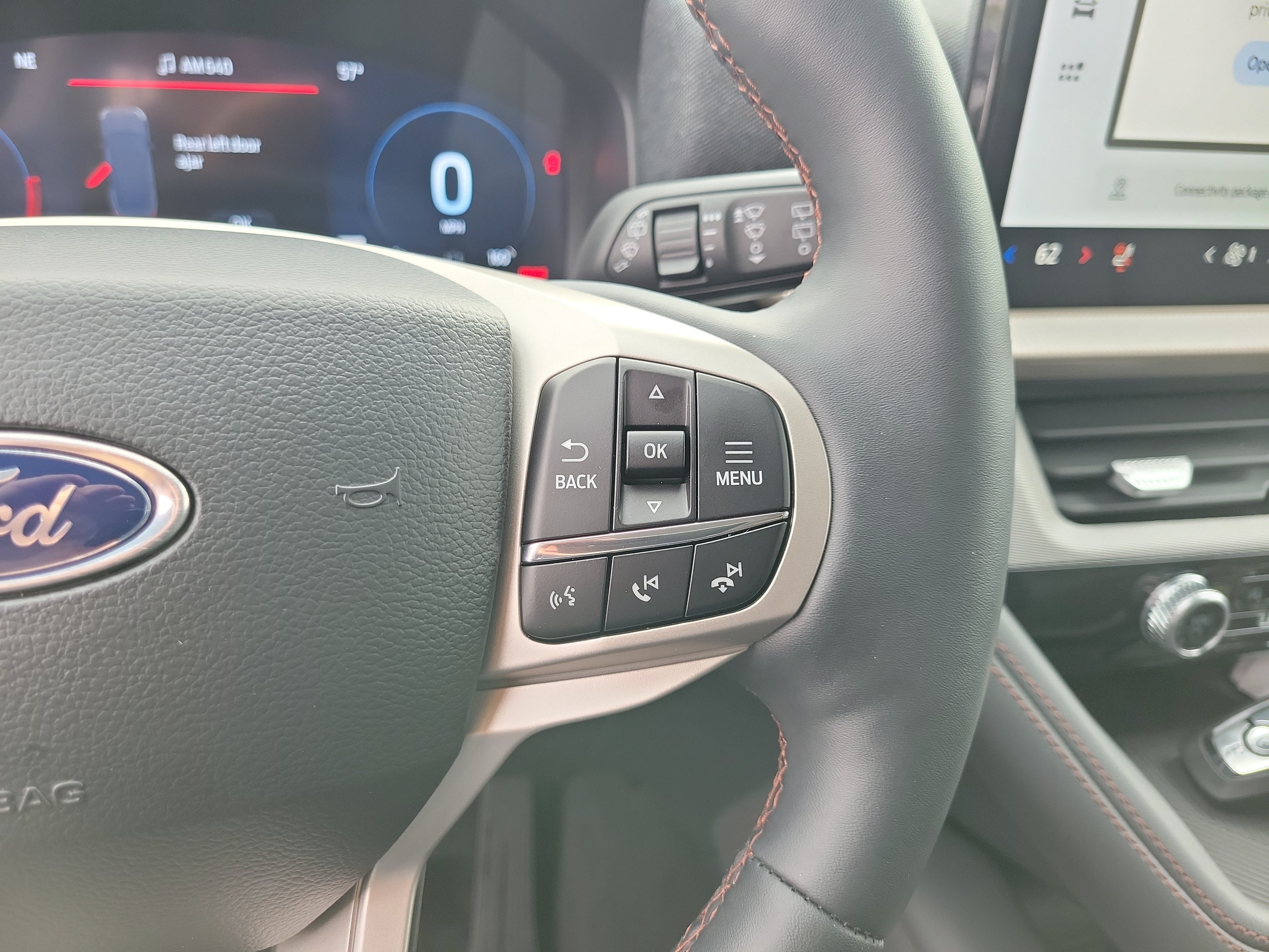 Used 2026 Ford Explorer Active w/ Active Comfort Package RWD image 7