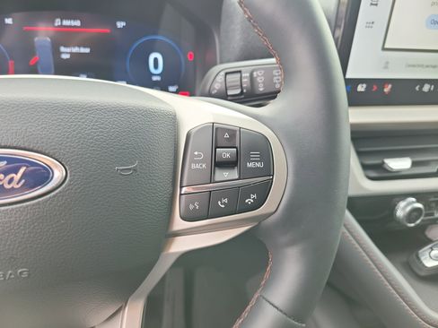 Used 2026 Ford Explorer Active w/ Active Comfort Package RWD image 7