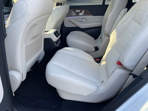 New 2026 Mercedes-Benz GLS 580 4MATIC image 37
