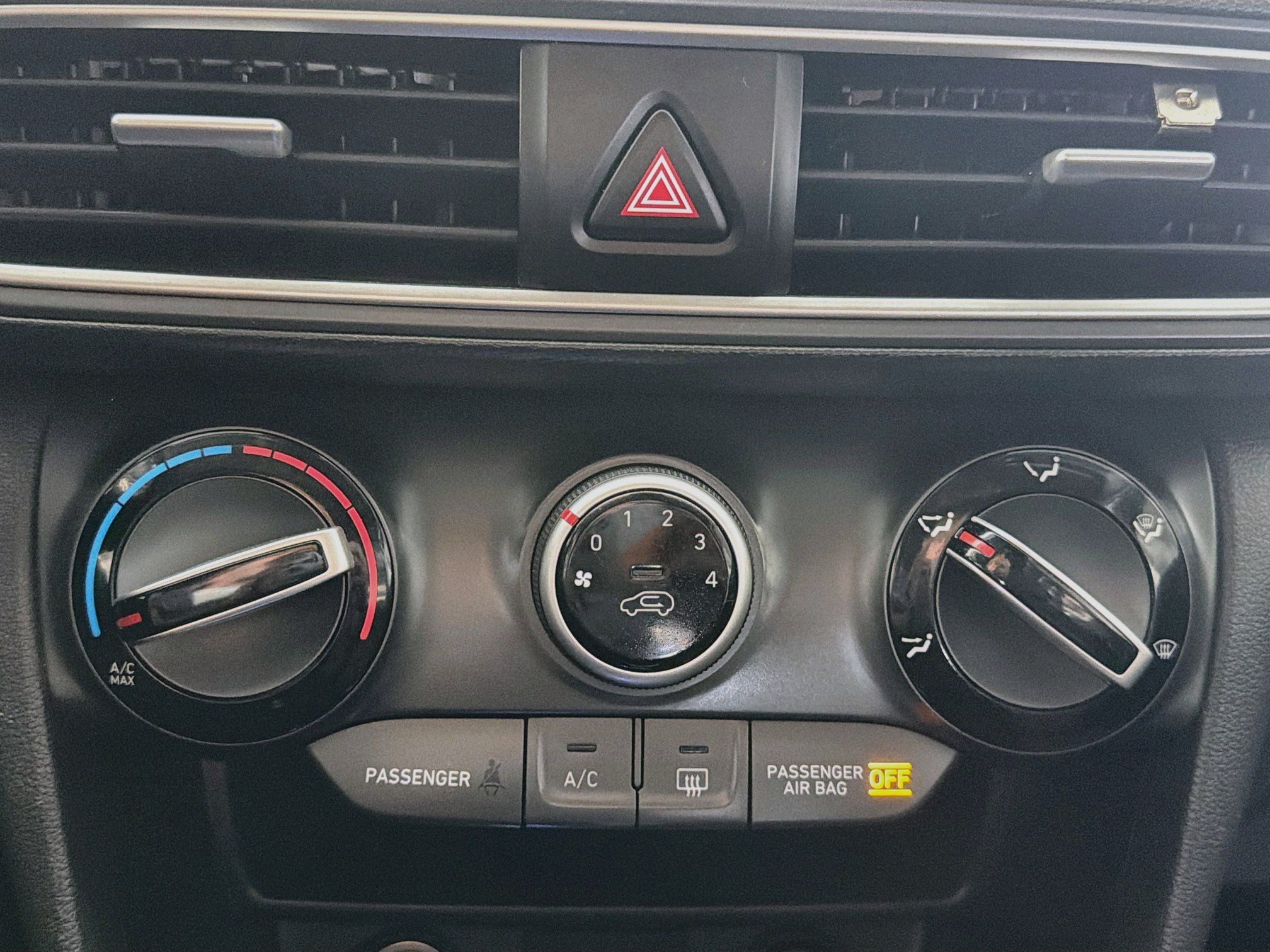 Used 2018 Hyundai Kona SEL w/ SEL Tech Package 02 FWD image 22