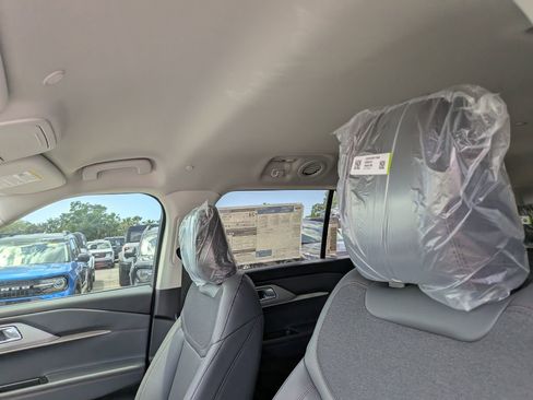 New 2026 Ford Explorer Active image 19