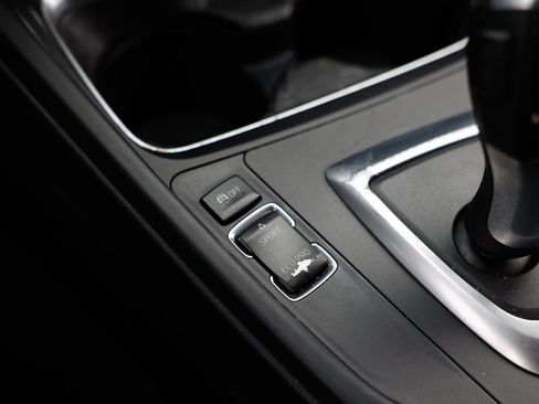 Used 2014 BMW 320i Sedan image 38