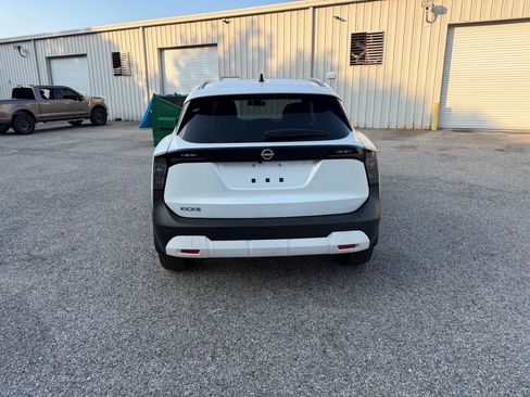 Used 2026 Nissan Kicks SV FWD image 6