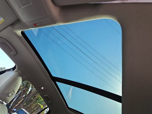 Used 2023 Volkswagen Atlas SE w/ Panoramic Sunroof Package FWD image 31