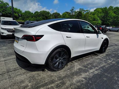 Used 2025 Tesla Model Y Long Range AWD/4WD image 4