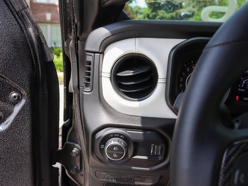 Used 2025 Jeep Gladiator Sport AWD/4WD image 69