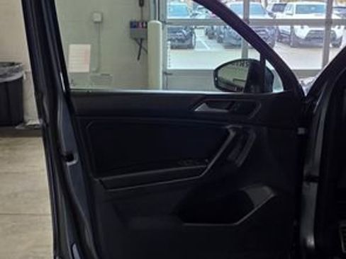 Used 2021 Volkswagen Tiguan SE R-Line image 11