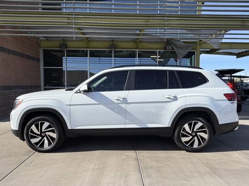 Used 2025 Volkswagen Atlas SE w/ Panoramic Sunroof Package image 7