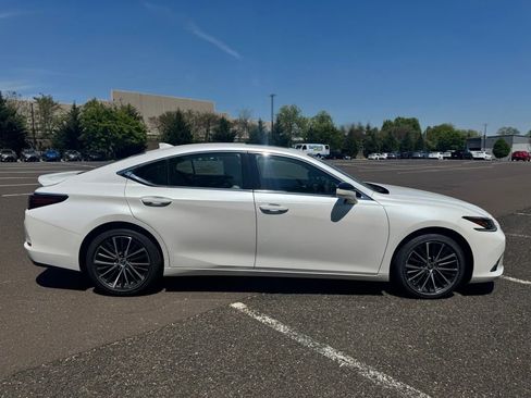 Used 2025 Lexus ES 350 w/ Premium Package FWD image 5