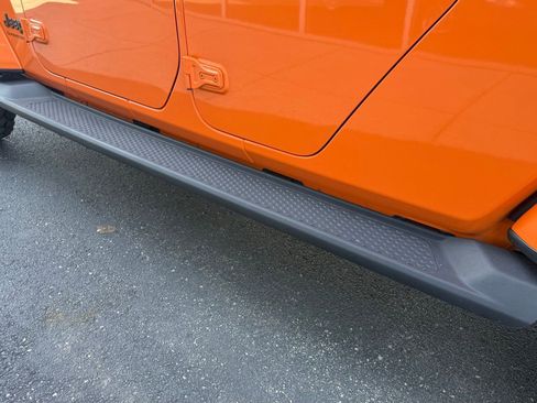 Used 2025 Jeep Gladiator Sport image 22