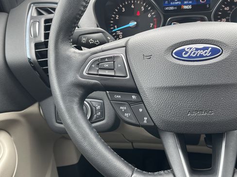 Used 2019 Ford Escape Titanium image 18