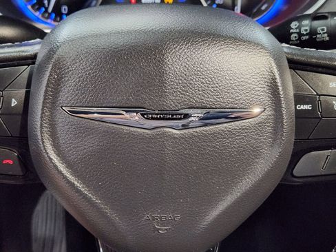 Used 2019 Chrysler Pacifica Touring Plus w/ S Appearance Package FWD image 48