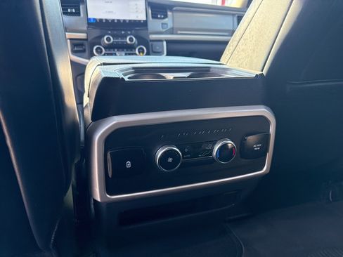 Used 2024 Ford Expedition XLT image 15
