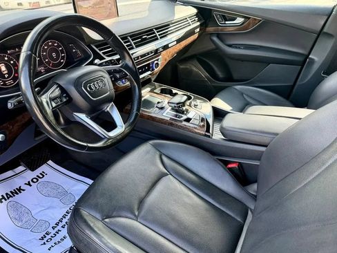 Used 2017 Audi Q7 3.0T Prestige w/ Prestige Package AWD/4WD image 2