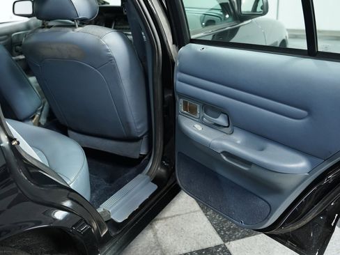 Used 1997 Ford Crown Victoria Police Interceptor image 40