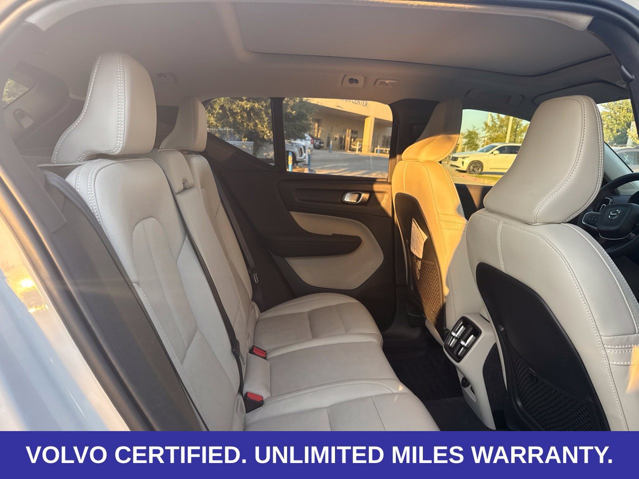 Certified 2024 Volvo XC40 B5 Ultimate w/ Protection Package Premier AWD/4WD image 26