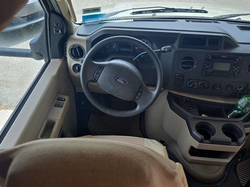 Used 2011 Ford E-450 and Econoline 450 Super Duty w/ Motorhome Prep Pkg image 7