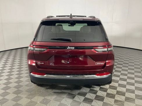 Used 2024 Jeep Grand Cherokee Limited w/ Luxury Tech Group II AWD/4WD image 5