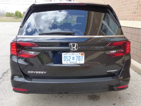 Used 2024 Honda Odyssey Sport image 8