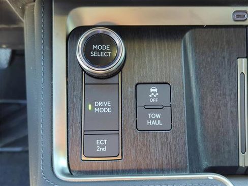 Used 2024 Lexus GX 550 image 19