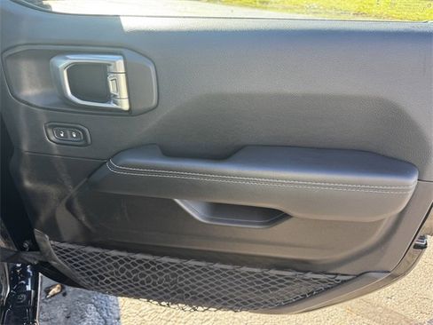 Certified 2023 Jeep Gladiator Overland image 13