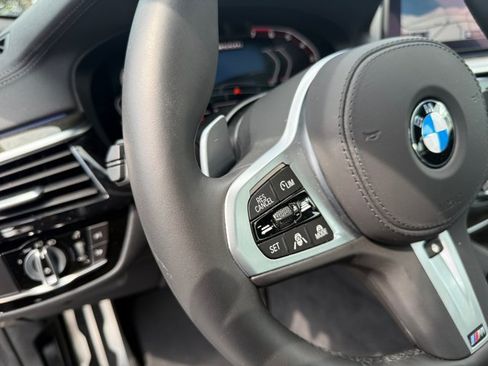 Used 2021 BMW M550i xDrive w/ Dynamic Handling Package AWD/4WD image 19