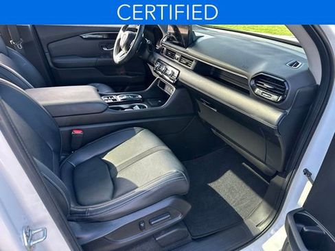 Used 2023 Honda Pilot Touring image 17
