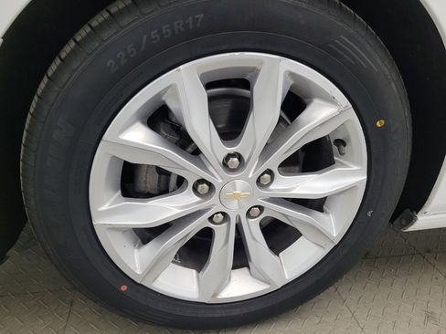 Used 2024 Chevrolet Malibu LT FWD image 31