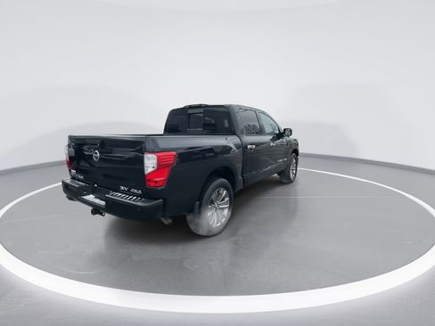 Used 2018 Nissan Titan SV w/ SV Convenience Package image 19
