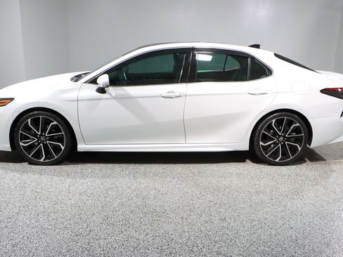 Used 2022 Toyota Camry XSE w/ Navigation Package image 10