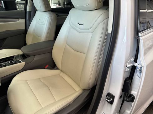 Used 2021 Cadillac XT5 Premium Luxury image 15