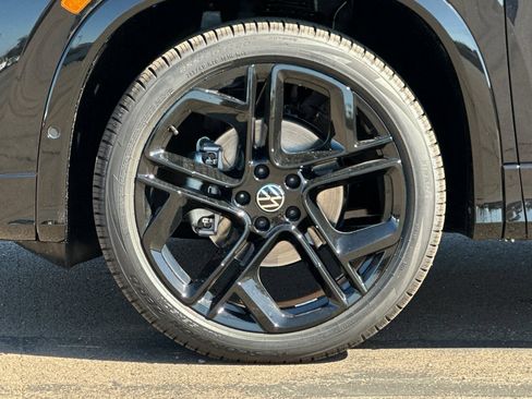 New 2026 Volkswagen Tiguan SE R-Line FWD image 25