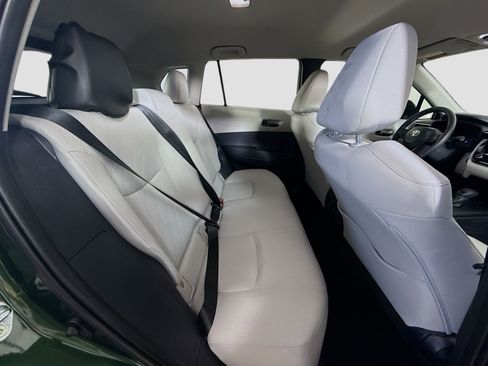 Used 2026 Toyota Corolla Cross LE image 27