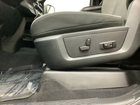 Used 2024 RAM 3500 Big Horn image 25