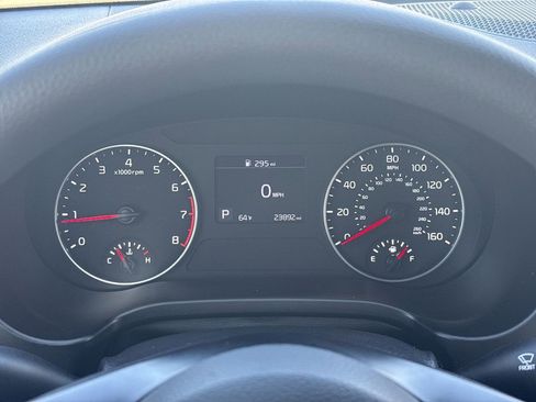 Used 2023 Kia Seltos LX image 10