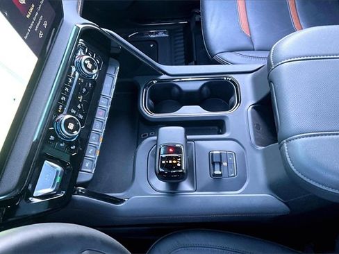 Used 2025 GMC Sierra 1500 AT4 w/ AT4 Premium Package image 19