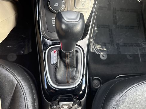 Used 2019 Jeep Compass Limited w/ Advanced Safety Group AWD/4WD image 30