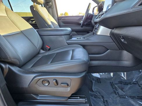 Used 2024 Chevrolet Suburban LT image 16