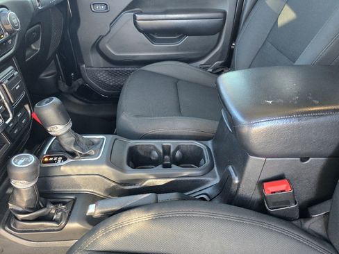 Used 2020 Jeep Wrangler Unlimited Sport image 19