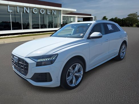 Used 2023 Audi Q8 Premium image 1