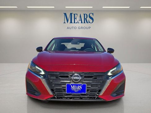 Used 2024 Nissan Altima 2.5 SV image 8