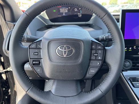 Used 2025 Toyota bZ4X FWD image 30