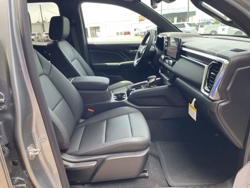 New 2026 GMC Canyon Elevation w/ Convenience Package RWD image 26