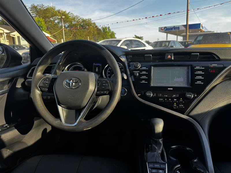 Used 2020 Toyota Camry LE FWD image 11